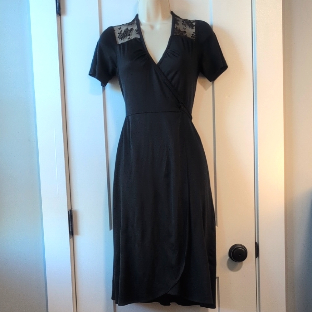 '70s does '40s wrap dress with lace back, sz S